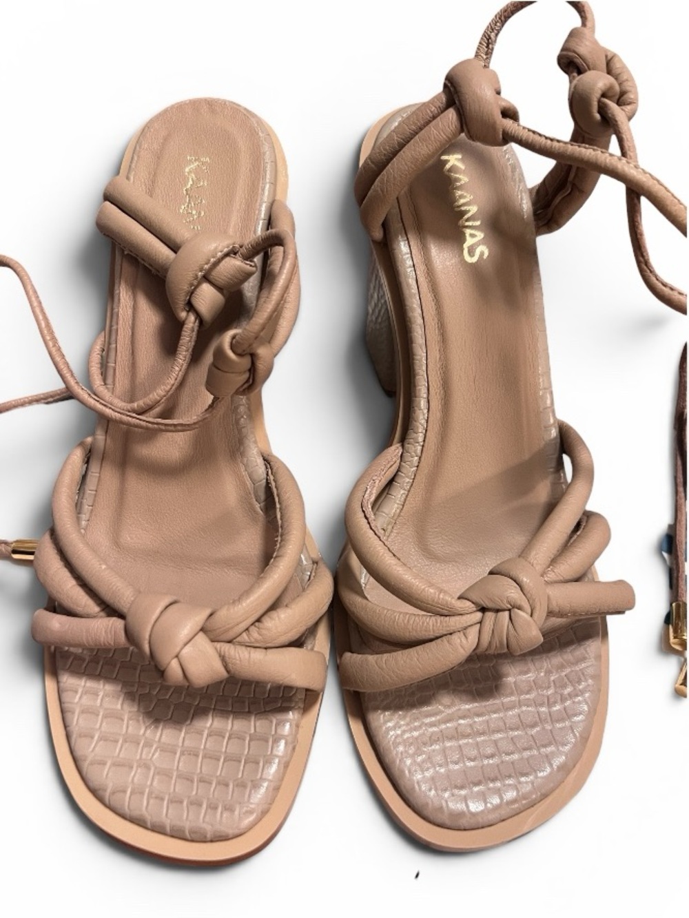 New in box leather Kaanas Estinia Ribbon block heel sandal in tan.  Size 7